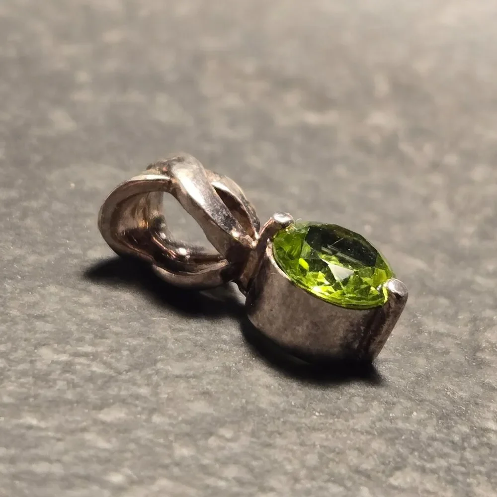 Pretty Green Stone Sterling Silver Pendant